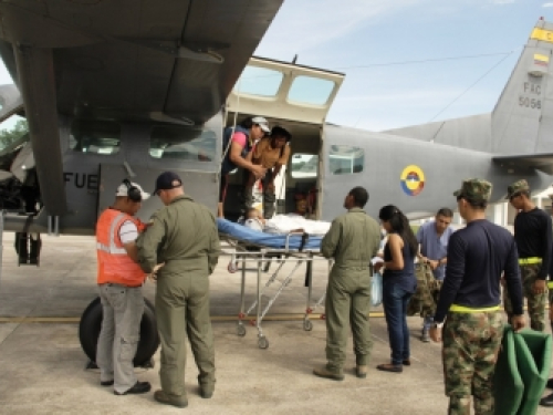 La Fuerza Aérea Colombiana transporta a Soldado en delicado estado de salud