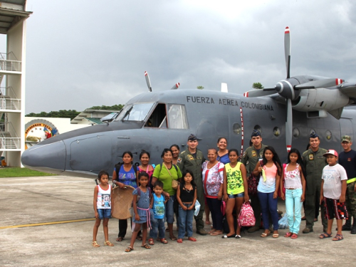Grupo Aéreo del Amazonas brinda apoyo a familias indígenas