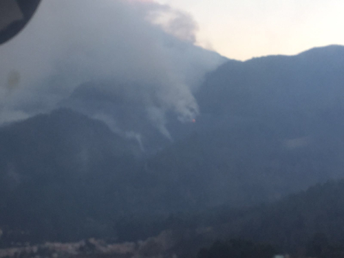 En un 80% controlado incendio forestal en Bogotá 