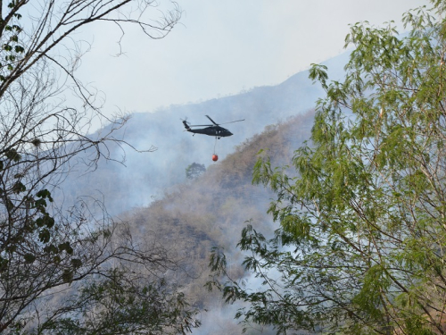 Fuerza Aérea apoya extinción de incendios  en Aguadas