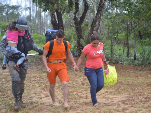 Dieciséis personas fueron salvadas por la el "Ángel" de la Fuerza Aérea Colombiana 