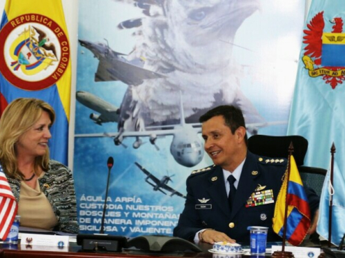 Fuerza Aérea Colombiana da la bienvenida a la secretaria de la Fuerza Aérea de los Estados Unidos
