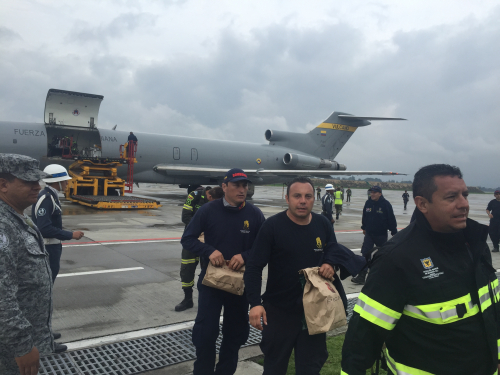Fuerza Aérea trajo de regreso a socorristas colombianos 