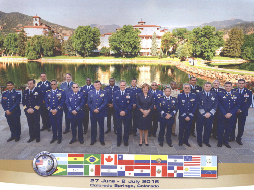 Comandante Fuerza Aérea Colombiana asiste a la LVI CONJEFAMER 
