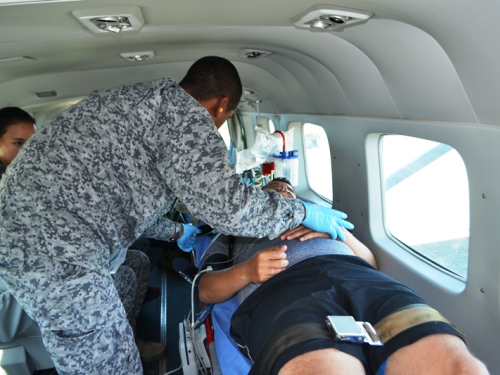Fuerza Aérea traslada a Soldado del Ejército Nacional con paludismo