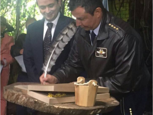 Comandante de la Fuerza Aérea Colombiana asiste al lanzamiento de la campaña "Así se va a las Alturas".