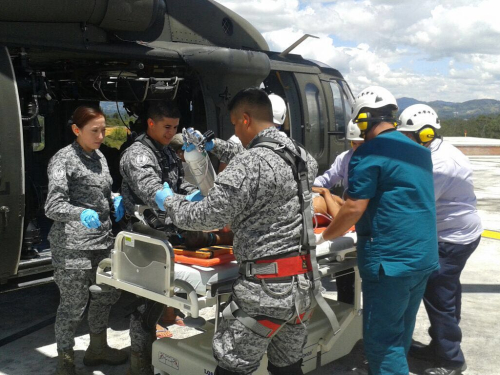 Herido por el Eln es evacuado por la Fuerza Aérea Colombiana 