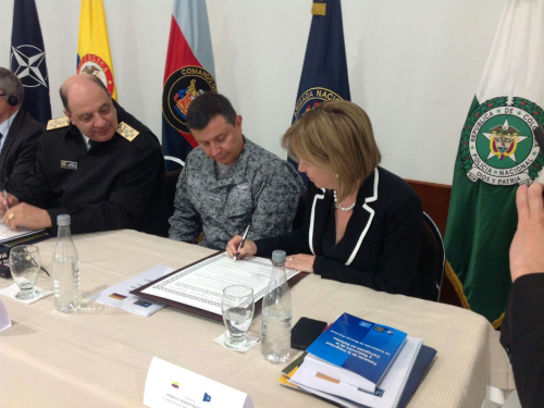 Ministerio de Defensa Nacional y la OTAN firman acuerdo