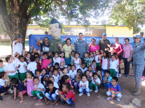 650 niños participaron en la campaña "Vichadense Conoce tu Fuerza Aérea"