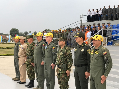 General Carlos Bueno asiste al cuarto aniversario del CACOM 7