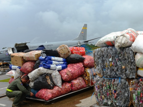 Transporte de material reciclable contribuye a la preservación el medio ambiente en el Amazonas 