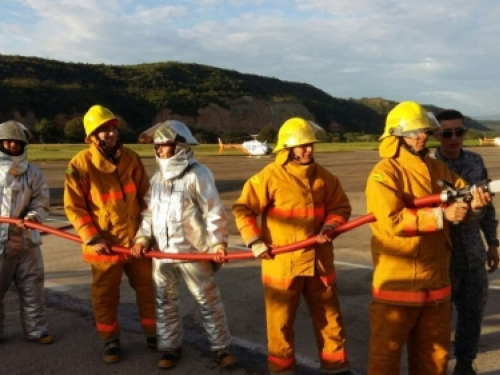 Nuevos Bomberos Aeronáuticos al Servicio del país