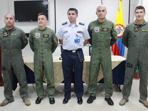 Culminó curso de instructor de vuelo por instrumentos en la Base Aérea de Melgar