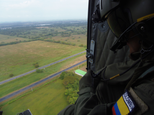 Poblaciones de la rivera del río Magdalena son vigiladas por la Fuerza Aérea 