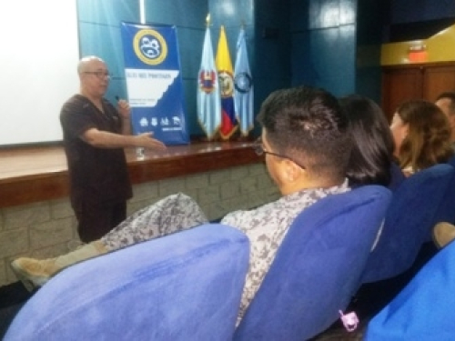 El Doctor José Manuel González visita el Comando Aéreo de Combate No. 3
