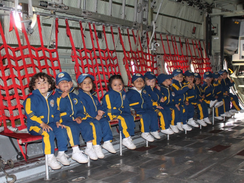 Jardín Infantil “Pequeños Aviadores” realizó visita al Comando Aéreo de Mantenimiento