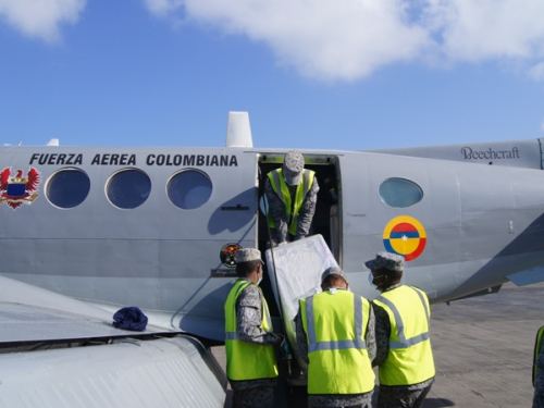 Fuerza Aérea Colombiana transporta residuos de riegos biológicos