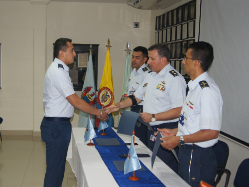 Ceremonia de graduación del curso de Defensa Aérea