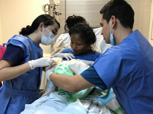 Médicos de la Fuerza Aérea atienden parto de joven indígena en el Caquetá