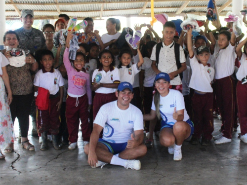 Fuerza Aérea realizó jornada lúdica con niños de Purificación, Tolima