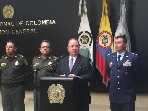 General Carlos Eduardo Bueno asiste a rueda de prensa 