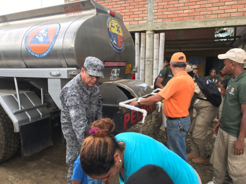 Fuerza Aérea apoya asistencia humanitaria por inundaciones en el Valle del Cauca