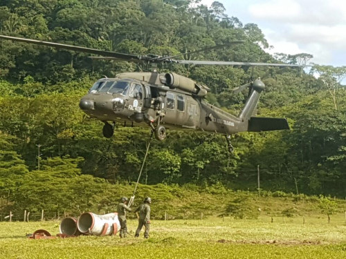 Fuerza Aérea apoya reestablecimiento de servicio de agua en Villavicencio    E