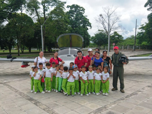 Niños de Puerto Salgar viven “Así se va a las alturas” en la Base Aérea de Palanquero