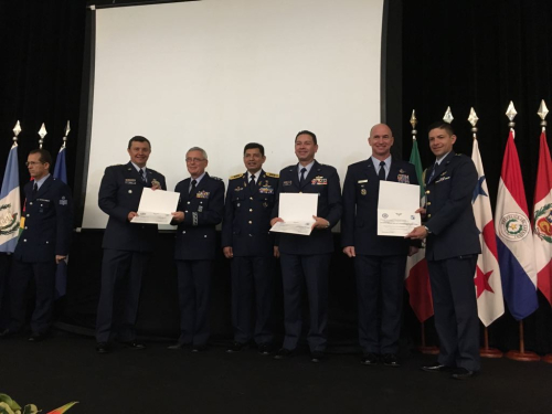 Reconocimiento a la Fuerza Aérea Colombiana en Conjefamer - 2017