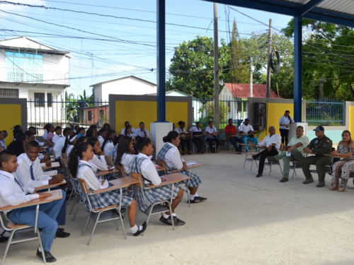 Fuerza Aérea Colombiana visitó la Institución Educativa Flowers Hill Bilingual School