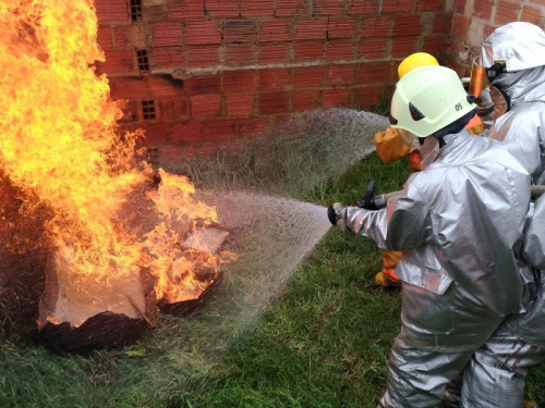 Culminó con éxito curso básico de bomberos para soldados del CATAM