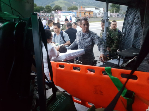 Siete pacientes evacuados por la Fuerza Aérea Colombiana desde el municipio de Planadas tras sufrir un accidente de tránsito 