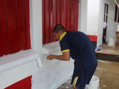 Comando Aéreo de Combate No. 4 apoya adecuación de colegio en Icononzo - Tolima