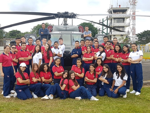 Estudiantes del Liceo General Serviez conocieron la misión de la Fuerza Aérea en el Meta 