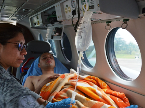 Grupo Aérea del Amazonas realiza traslado aeromédico de hombre en delicado estado de salud