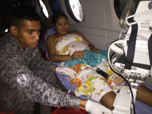 Fuerza Aérea Colombiana realiza el traslado aeromédico a madre gestante en delicado estado de salud