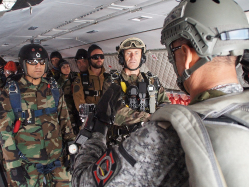 Fuerza Aérea Colombiana lideró exitosa operación internacional de paracaidismo 