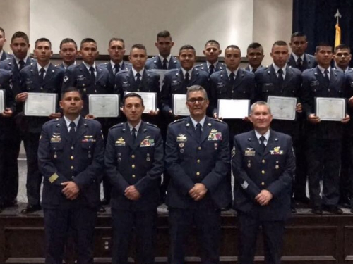 Escuela de Suboficiales de la Fuerza Aérea Colombiana obtiene el "Premio a la Excelencia Académica y Deportiva" en el exterior