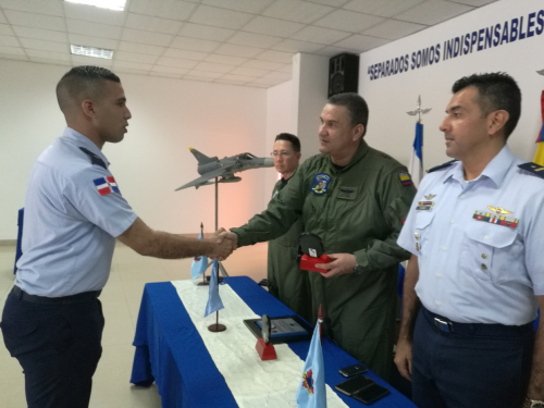 Fuerza Aérea Colombiana capacita en Defensa Aérea a oficiales de República Dominicana, Costa Rica y Guatemala