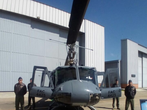 Comando Aéreo de Mantenimiento realizó la conversión del helicóptero UH-1H a HUEY II