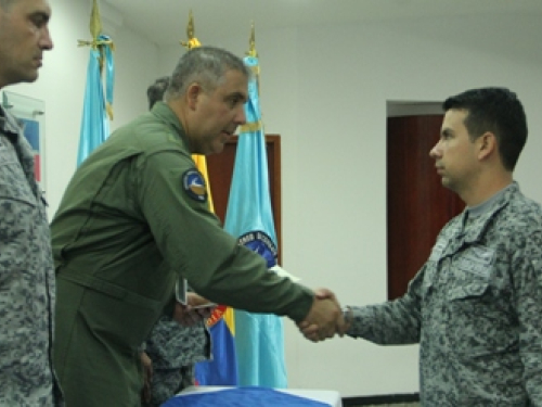 Clausura Curso Básico de Operaciones de Paz en CACOM-3