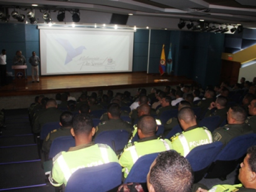 Obispado castrense de Colombia realiza conversatorio de paz en CACOM-3