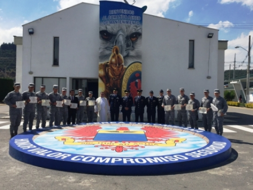 CAMAN clausura curso de peso y balance de aeronaves 