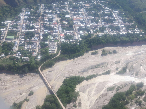 Fuerza Aérea Colombiana sobrevoló municipios en alerta amarilla en el Huila 