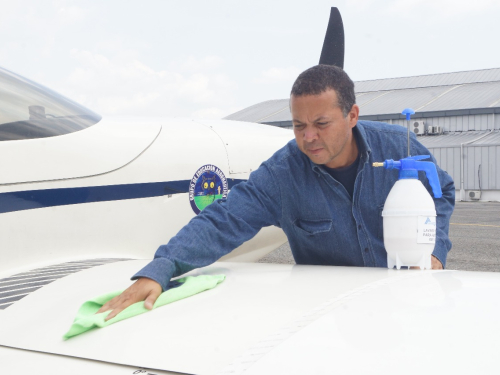 EMAVI economiza 4 mil litros de agua a la semana con sistema de lavado de aeronaves en seco