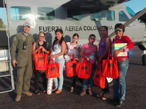 Caballeros del aire apoyan los derechos y el buen trato a la mujer 