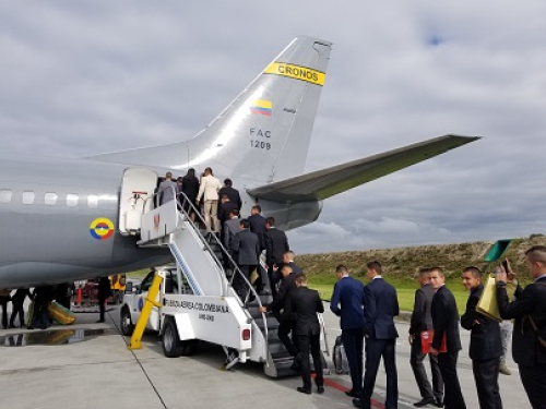 CATAM transportó jóvenes colombianos que inician su carrera en la Fuerza Aérea Colombiana.