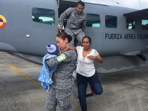 Fuerza Aérea Colombiana salva la vida de un bebé en Córdoba