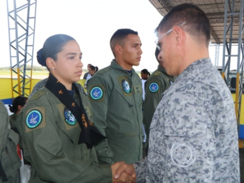 Oficiales del CACOM 2 avanzan curso de Piloto Militar