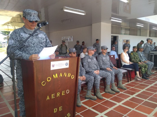 Comandante de la Fuerza Aérea Colombiana inaugura instalaciones en el Cacom 6